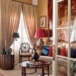 Dom miał być reprezentacyjny, bo właściciele są bankierami, i pomieścić dzieła sztuki, które zwożą z