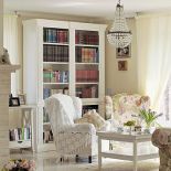 Dom pełen pięknych przedmiotów. Gospodyni uważa, że człowiek pięknieje od środka, kiedy jest otoczony pięknymi