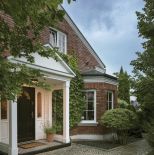 dom w stylu angielskim z czerwonej cegły