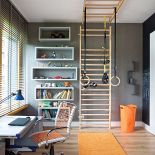 Gabinet urządzony jest tak, by oprócz pracowni był salą treningową.