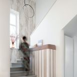 dom kostka aranżacja klatki schodowej