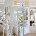 Ta hinduska willa pamięta niejedną metamorfozę: bywała restauracją, hodowano w niej szynszyle, później popadła w