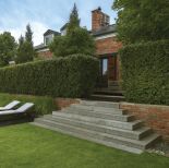 dom w stylu angielskim z czerwonej cegły