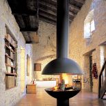 Kominki-rzeźby wykute z żelaza