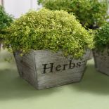 Drewniane osłonki w prowansalskim stylu łączą w sobie swojski, naturalny klimat z modnym minimalizmem i