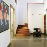 Drewniane schody... Apartament nie na sprzedaż