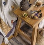 drewniane dodatki do sypialni skandynawskiej