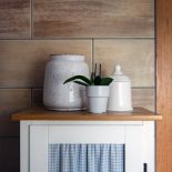 Drewniany dworek po latach. Drewniany dworek po latach