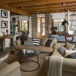 Drewniany dworek po latach. Drewniany dworek po latach