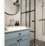 łazienka w drewnianym domu