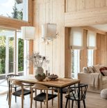 jadalnia w drewnianym domu