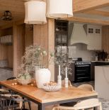 jadalnia w drewnianym domu