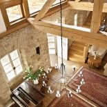 Drewno i kamień: idealne połączenie.