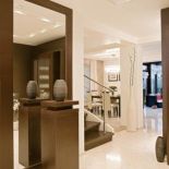 Duża przestrzeń i gustowne dekoracje.