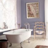 Duży pokój kąpielowy powstał w miejscu pokoiku, w którym Maria Dąbrowska pisywała, odpoczywając u szwagrostwa.