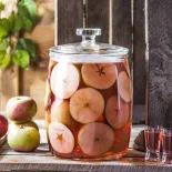 szklany słoik do kiszenia ogórków