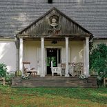 Dworek Karoliny Wajdy. Mój przyjaciel dworek