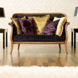 Dwuosobowa sofa Duchessa z jasnego patynowanego drewna orzechowego