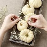 prosta dekoracja z dyni na halloween