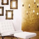 Dzięki półprzezroczystemu perłowemu laserunkowi (85 0,9 zł l) ściana będzie w słońcu delikatnie zmieniała barwę.