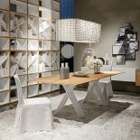 Dziś modne są stoły z cienkim blatem. PROSETTO