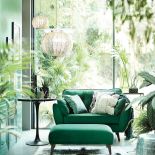 zielona sofa i zielony fotel