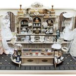 Edwardiański salon ślubny. W domku lalek