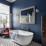 elegancka łazienka z wanną wolnostojącą