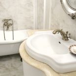 Elegancka łazienka. Wnętrza w stylu francuskim