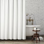 Elementy retro lubią loftowe tło surowych ścian.