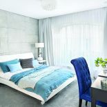 Ewa i Arek na co dzień urządzają domy innym. Zawsze w biegu, teraz postanowili zwolnić i zbudować własny. Stanął