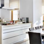 Ewa i Sebastian mają niewielką kuchnię. Żartują, że gotują kartą kredytową, czyli najczęściej zamawiają jedzenie