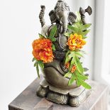 Figurka przywieziona z wakacji w Indiach.