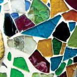 Filary podobne do kości, dach jak grzbiet smoka i balkony w kształcie masek karnawałowych, a może nietoperzy… Antonio Gaudi