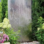 Fontanna Lustro w formie stalowego podświetlanego ekranu - 1280 zł netto. CHRONOS