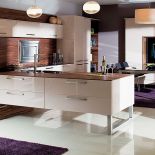 Fornir drewniany i fornir z połyskiem. MEBEL RUST