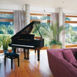 Fortepian pojawił się w projekcie, aby było bardziej romantycznie, twierdzą architekci. Jakże się zdziwili, kiedy