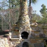 Jak wybudować grill w ogrodzie?