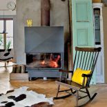 Dom zagadka – wnętrze z parkietem na ścianie