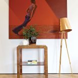 Dom zagadka – wnętrze z parkietem na ścianie