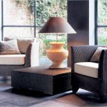 Fotel Cordoba z lloyd loom kosztuje 3500 zł, stolik - 1168 zł. DECOLOR