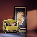Fotel firmy Roberto Ventura może być wykończony lakierem matowym, spękanym, płatkami złota lub srebra. Kosztuje