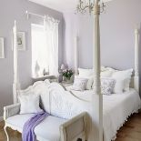 Francuska elegancja to styl dominujący w sypialni.