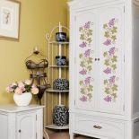 Freski na szafie. Winne grona