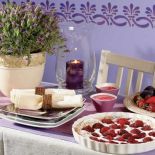 Freski w jadalni. Szlachetne i dostojne lilie