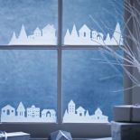 Jak udekorować okno na święta: pomysł na świąteczną dekorację okna