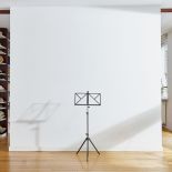 Gdzie mieszka i pracuje Marek Bieńczyk.