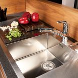 Genova VerdeLine ma ceramiczny regulator ciepłej wody oraz perlator. Cena 486 zł. FERRO