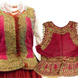 Gorset (przód/tył) z kapą, adamaszek, usztywniany filcem, XVIII/XIX w., Muzeum w Przeworsku.