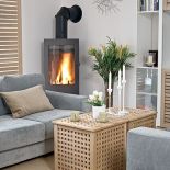 Gospodyni chciała miec kominek, architekci zaproponowali francuską, żeliwną kozę.